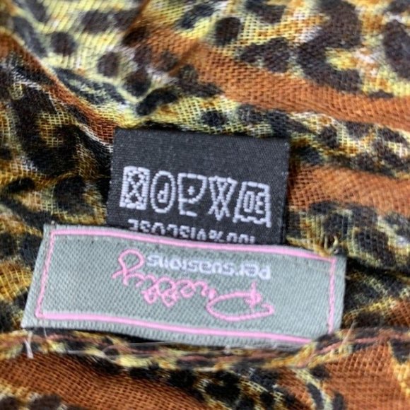 Pretty Persuasions Cheetah Print Shawl - Picture 2 of 2